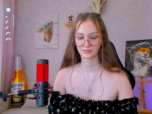KiraRumGirl webcam