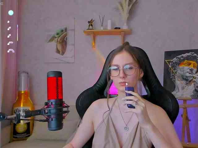 KiraRumGirl webcam