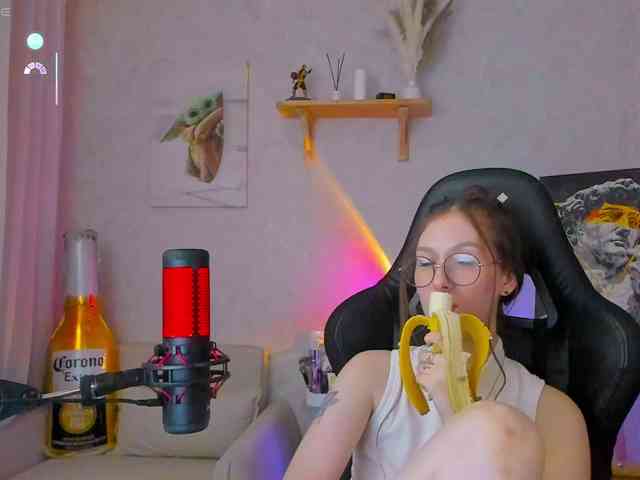 KiraRumGirl webcam