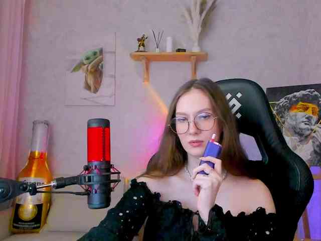 KiraRumGirl webcam
