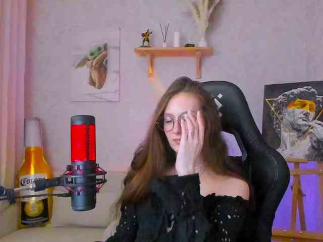 KiraRumGirl webcam