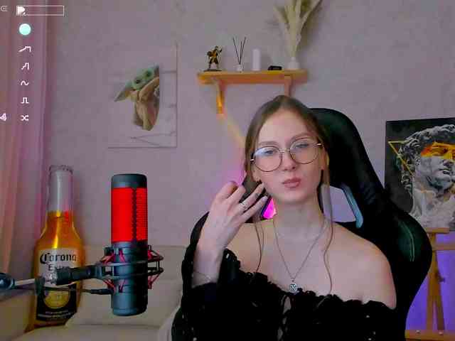 KiraRumGirl webcam