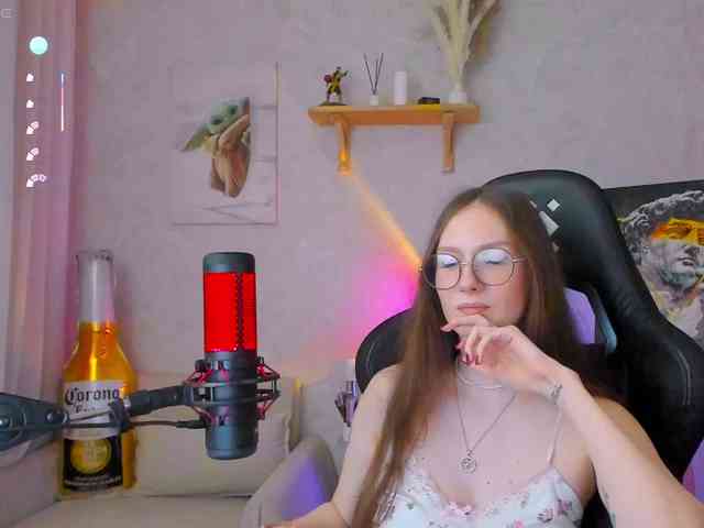 KiraRumGirl webcam