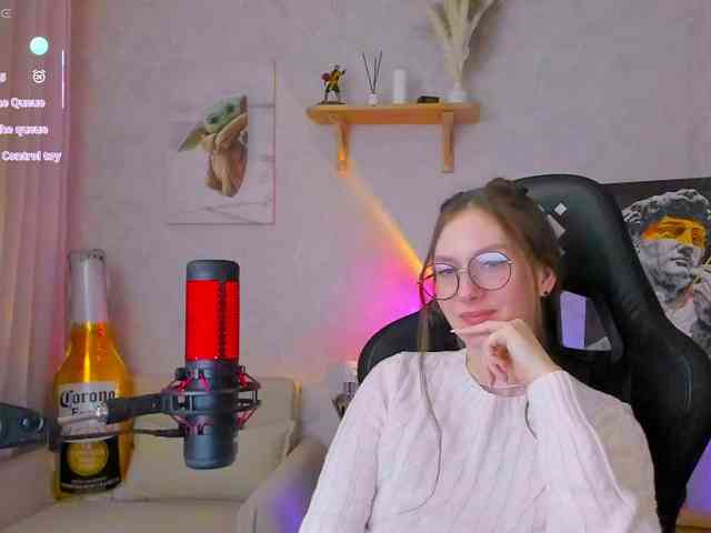 KiraRumGirl webcam