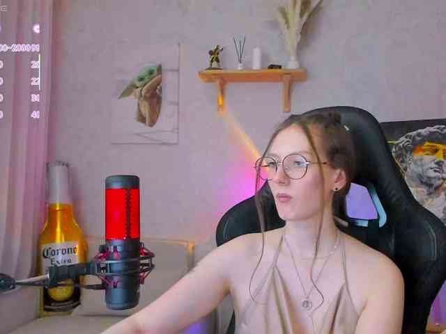 KiraRumGirl webcam