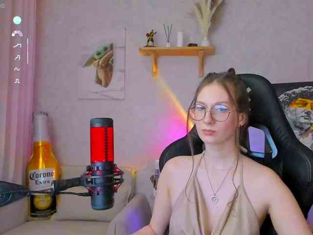 KiraRumGirl webcam
