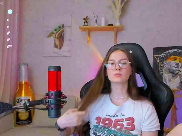 KiraRumGirl webcam