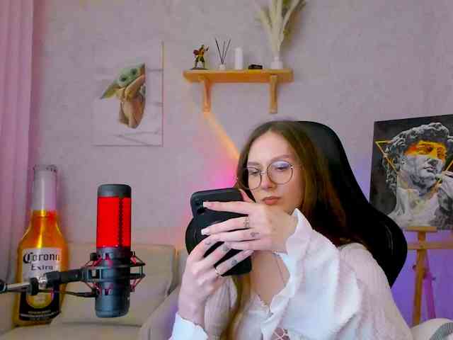 KiraRumGirl webcam