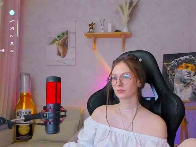KiraRumGirl webcam