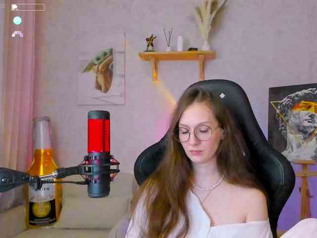 KiraRumGirl webcam