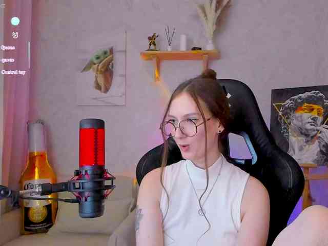 KiraRumGirl webcam