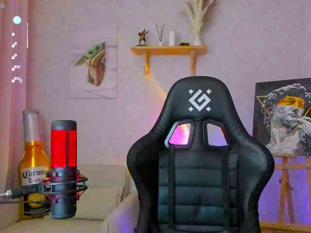 KiraRumGirl webcam