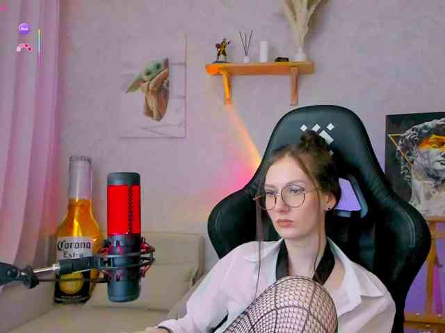KiraRumGirl webcam