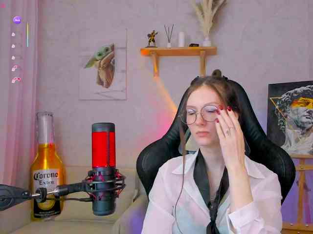 KiraRumGirl webcam