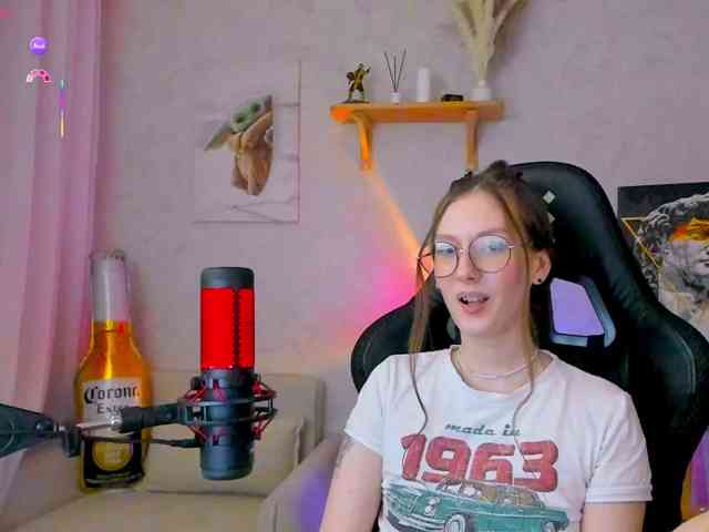 KiraRumGirl webcam