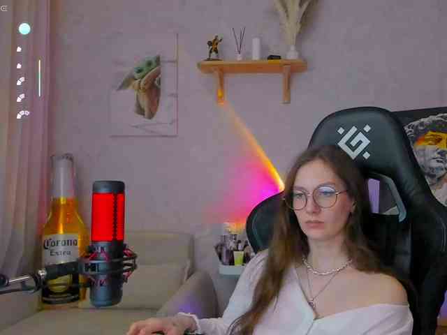KiraRumGirl webcam