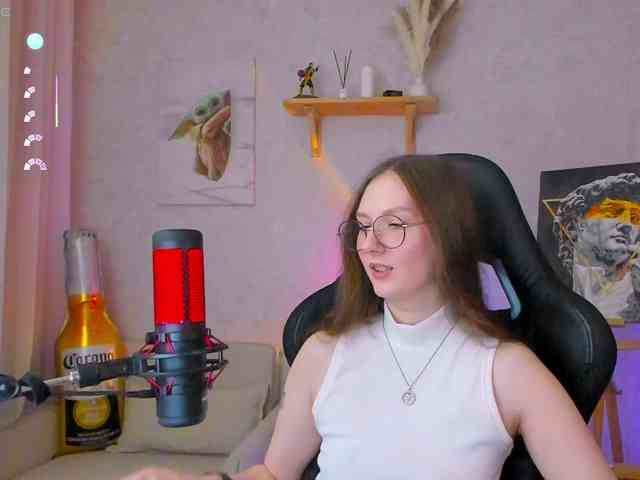 KiraRumGirl webcam