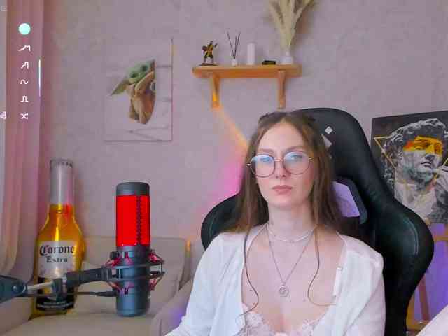 KiraRumGirl webcam