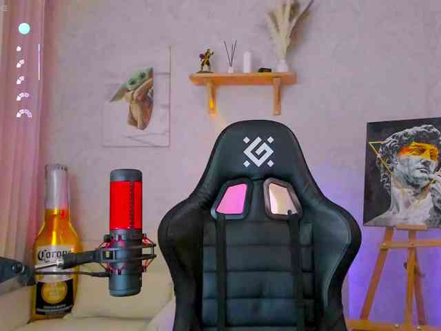 KiraRumGirl webcam