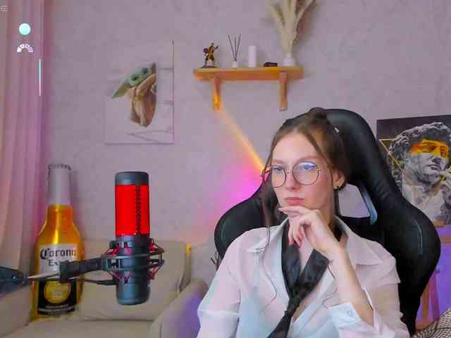 KiraRumGirl webcam