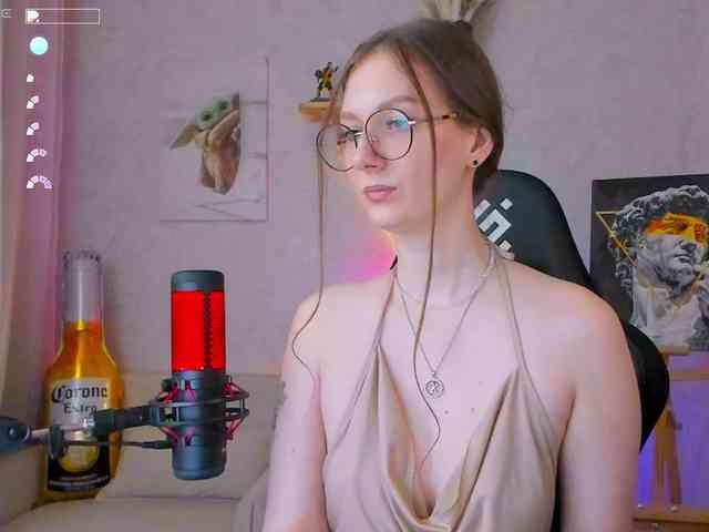 KiraRumGirl webcam