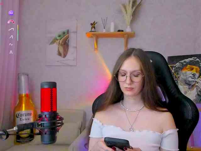 KiraRumGirl webcam