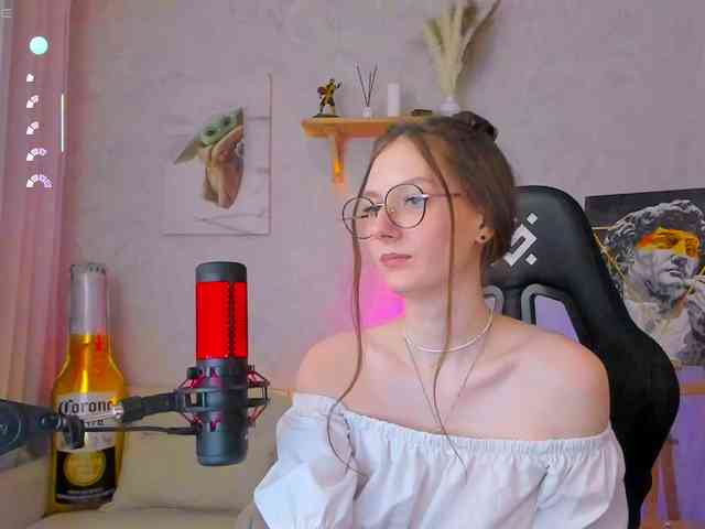 KiraRumGirl webcam