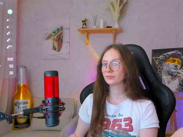 KiraRumGirl webcam