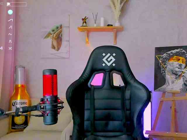 KiraRumGirl webcam