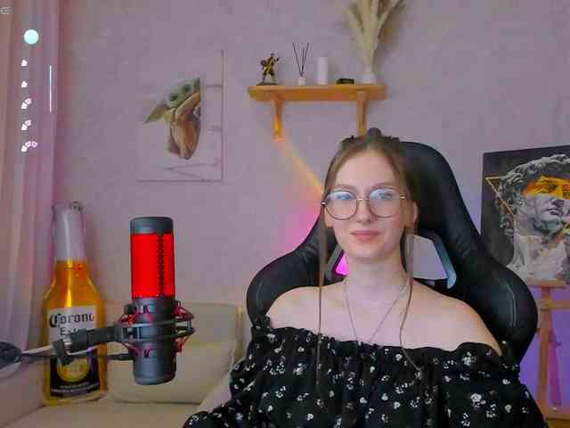 KiraRumGirl webcam