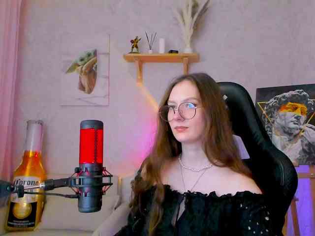 KiraRumGirl webcam