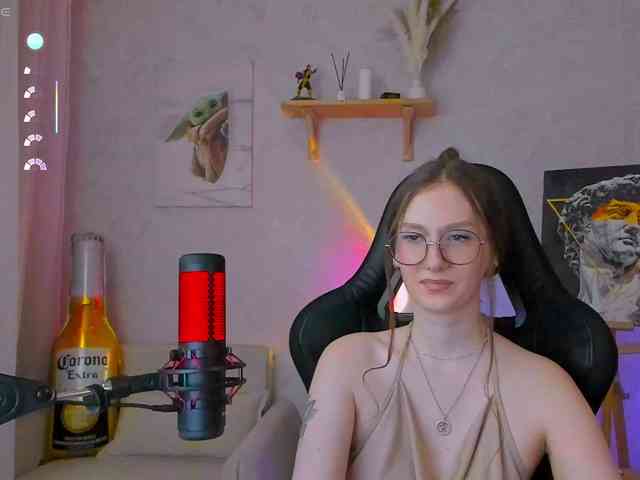 KiraRumGirl webcam