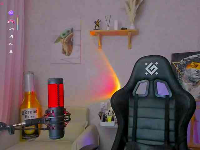 KiraRumGirl webcam