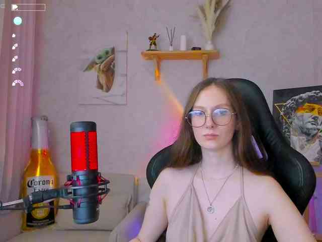 KiraRumGirl webcam