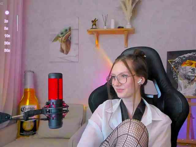 KiraRumGirl webcam