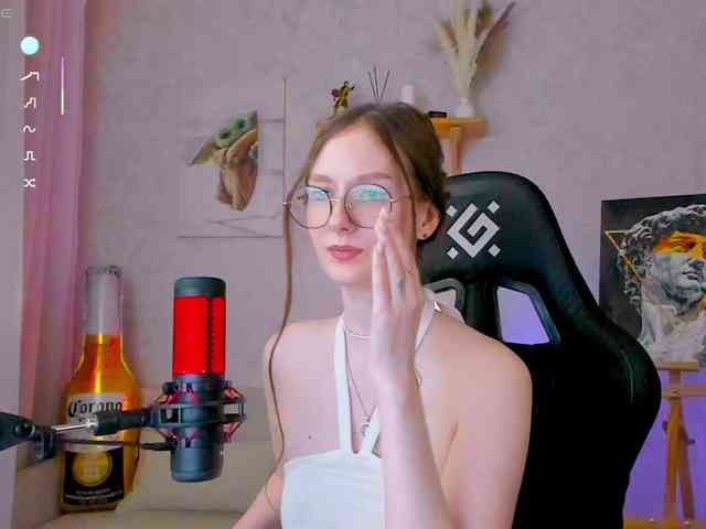 KiraRumGirl webcam