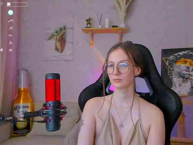 KiraRumGirl webcam