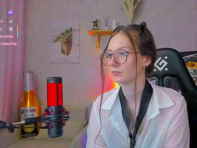 KiraRumGirl webcam