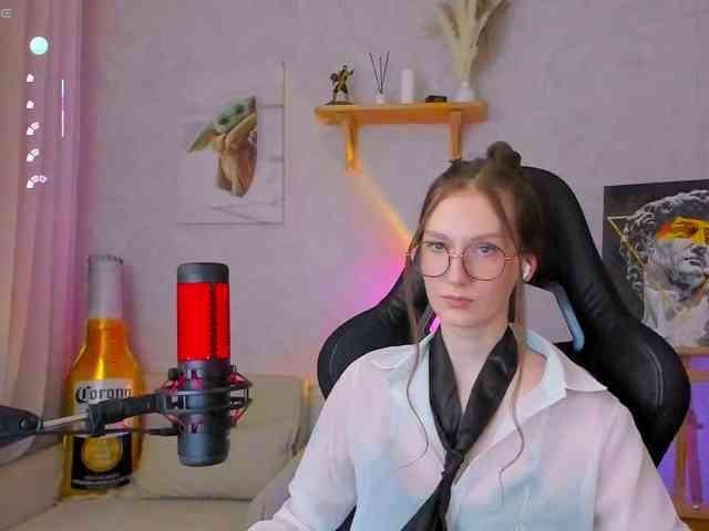 KiraRumGirl webcam