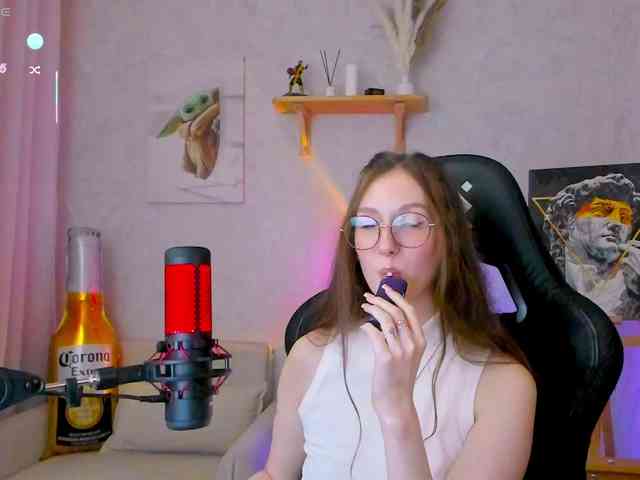 KiraRumGirl webcam