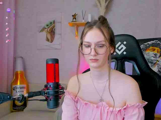 Модель: KiraRumGirl