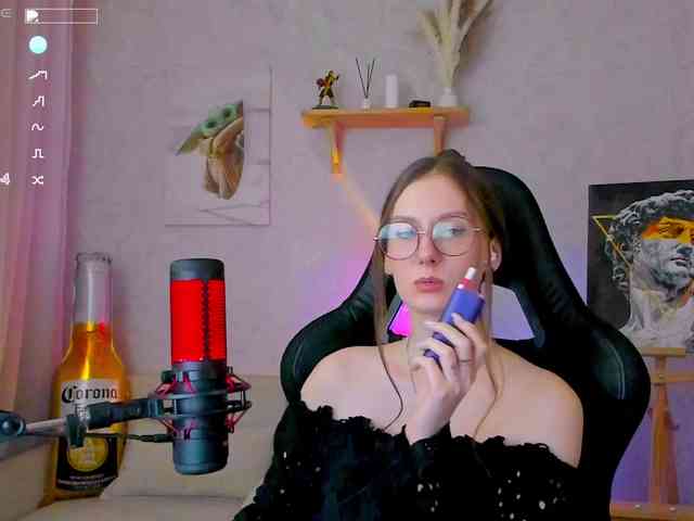 KiraRumGirl webcam