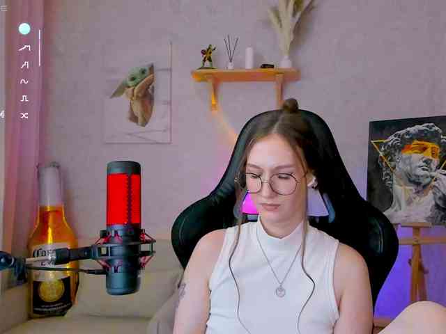 KiraRumGirl webcam