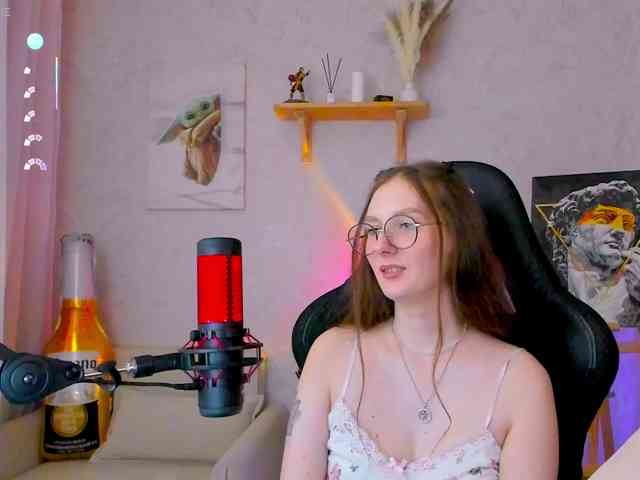 KiraRumGirl webcam