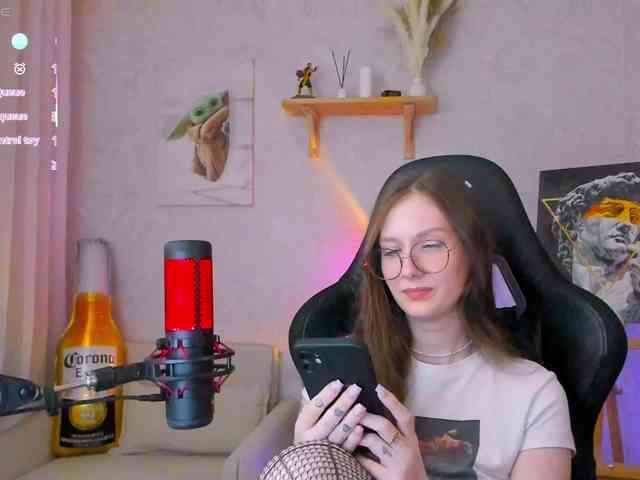 KiraRumGirl webcam