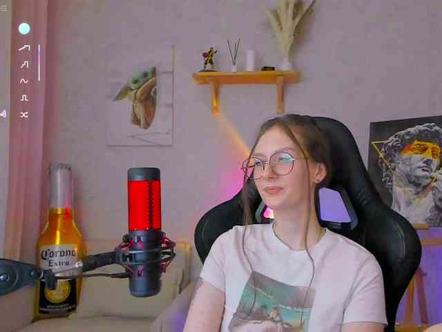 KiraRumGirl webcam