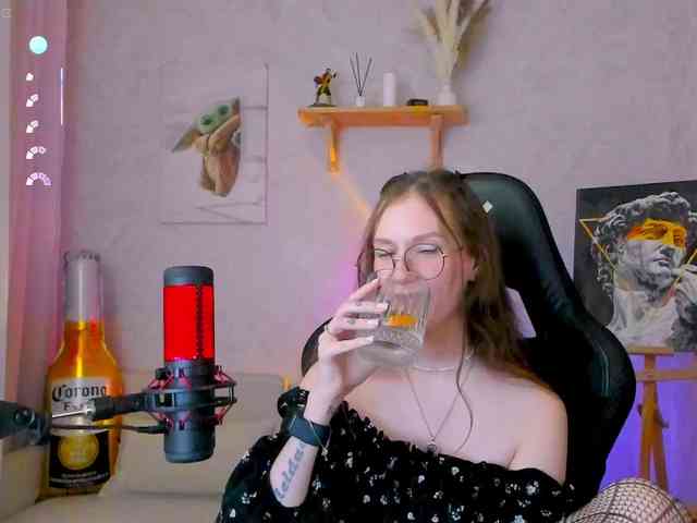 KiraRumGirl webcam