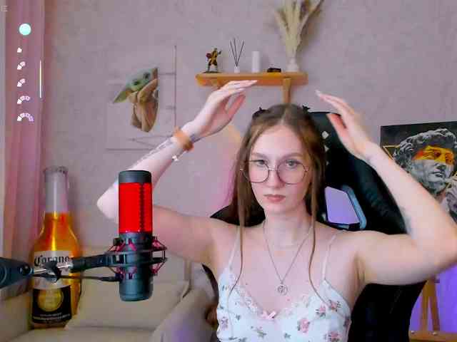 KiraRumGirl webcam