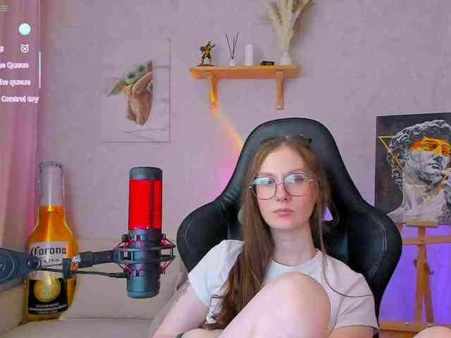 KiraRumGirl webcam