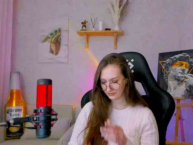KiraRumGirl webcam